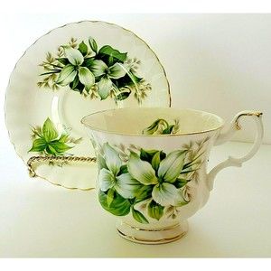 Royal Albert Trillium Gilded Tea Cup & Saucer English Bone China Vtg 1960s Mint